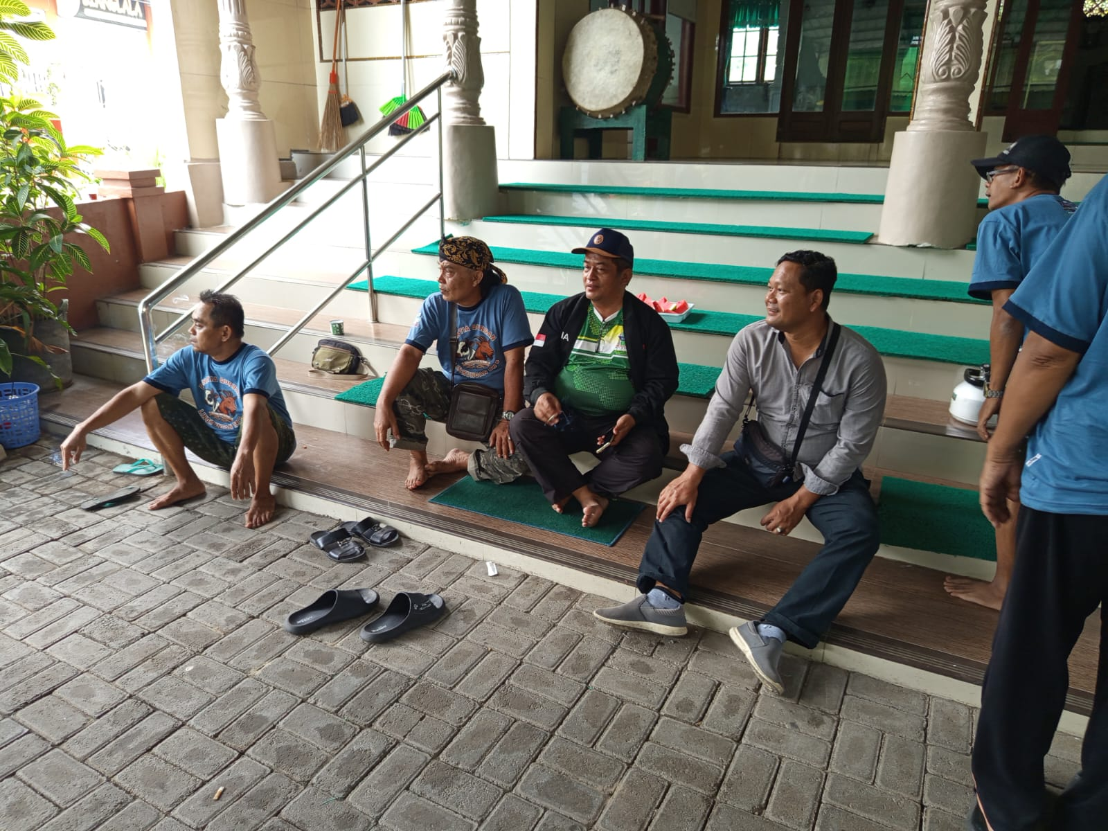 LURAH KEPOLOREJO MONITORING PENYEMBELIHAN HEWAN KURBAN